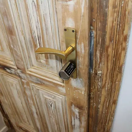 Bejing - Chillinghouse # 2, 3 Min. Vom Ice, Netflix; Balkon *