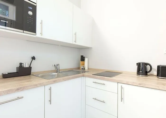 Bejing - Chillinghouse # 2, 3 Min. Vom Ice, Netflix; Balkon *